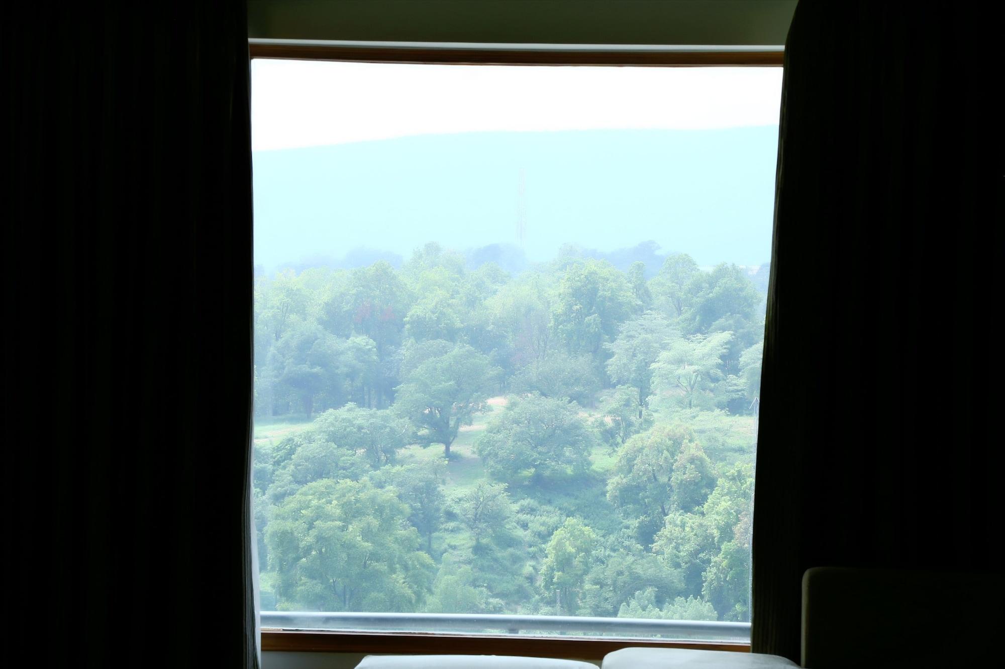 Lemon Tree Hotel, Dehradun Eksteriør billede