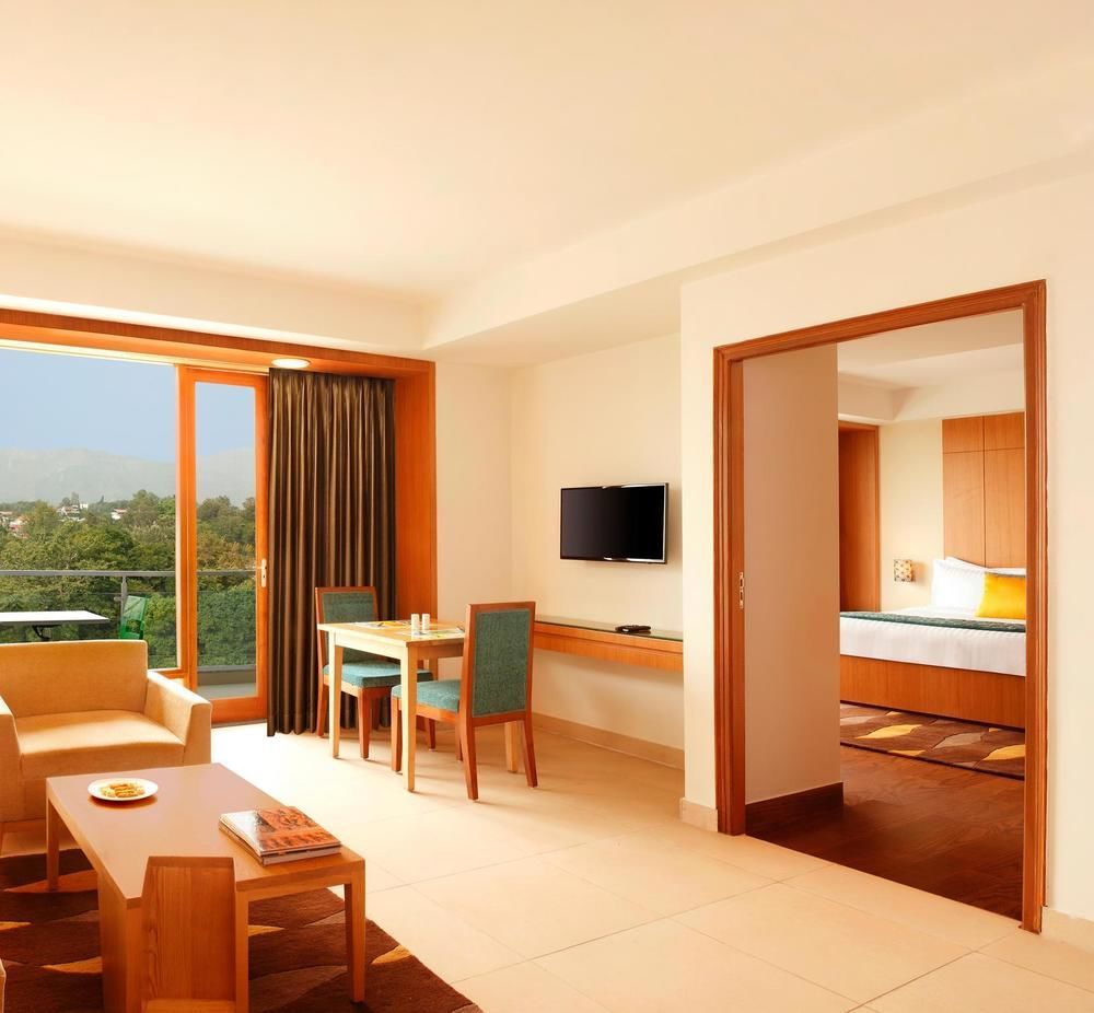 Lemon Tree Hotel, Dehradun Eksteriør billede