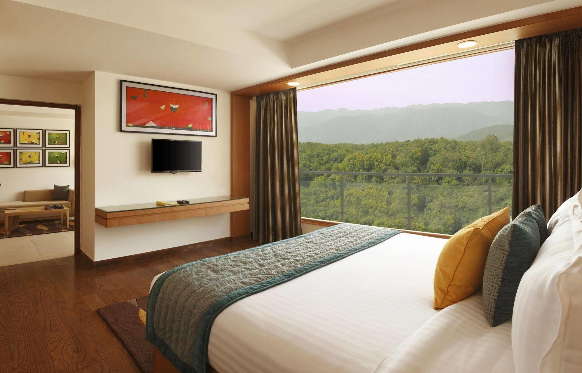 Lemon Tree Hotel, Dehradun Eksteriør billede