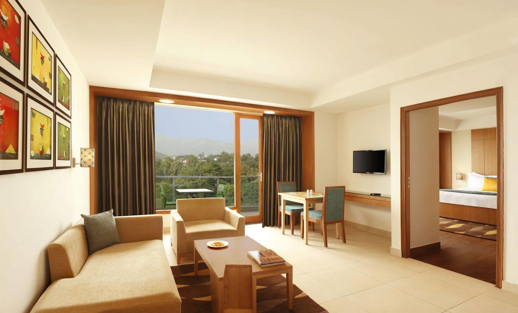 Lemon Tree Hotel, Dehradun Eksteriør billede